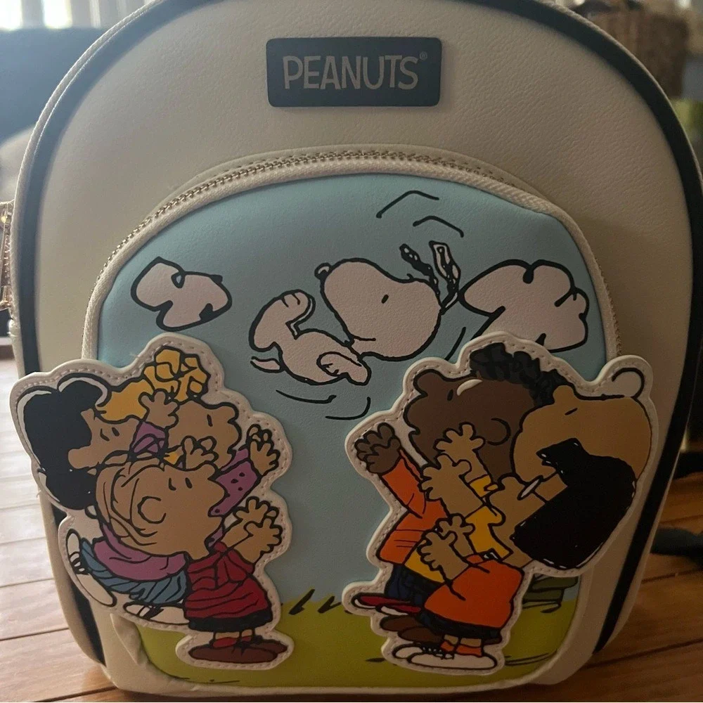 Peanuts‎ Snoopy Bioworld Unisex Beige NWT
